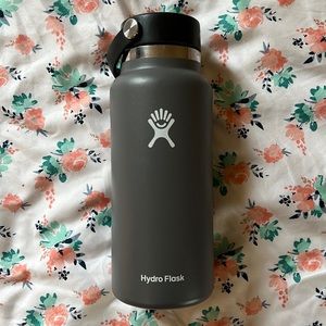 Gray Hydroflask 32oz